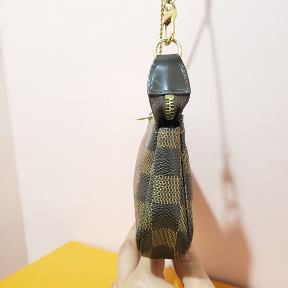 Authentic Louis  vuitton Mini Pochette ltd edition - Picture 12 of 13